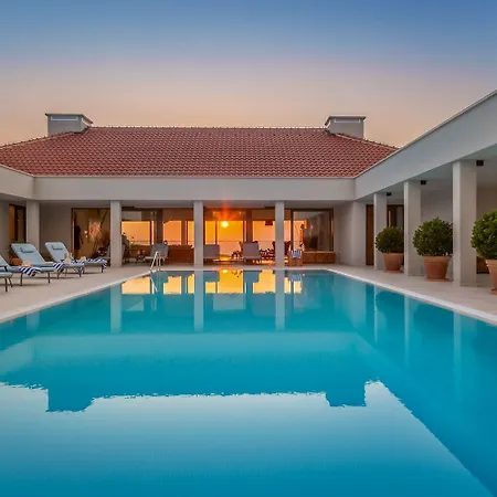 Elaina Βίλα Škrip